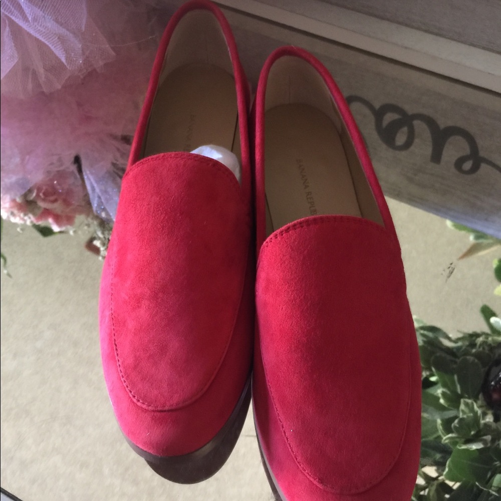 Banana Republic RED Loafers NWOT - never worn
